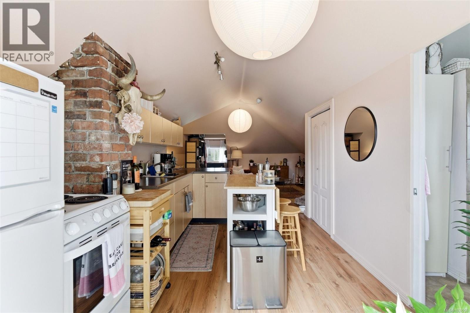 755 Wilson St, Victoria, British Columbia  V9A 3H4 - Photo 26 - 1032953