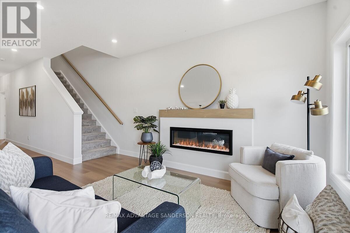 29 Purple Beech Street, Thames Centre, Ontario  N0M 2P0 - Photo 8 - X12928044