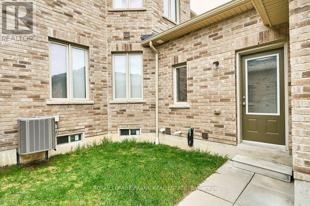 10 Drayton Avenue, Ajax, Ontario  L1T 0N9 - Photo 25 - E13032226