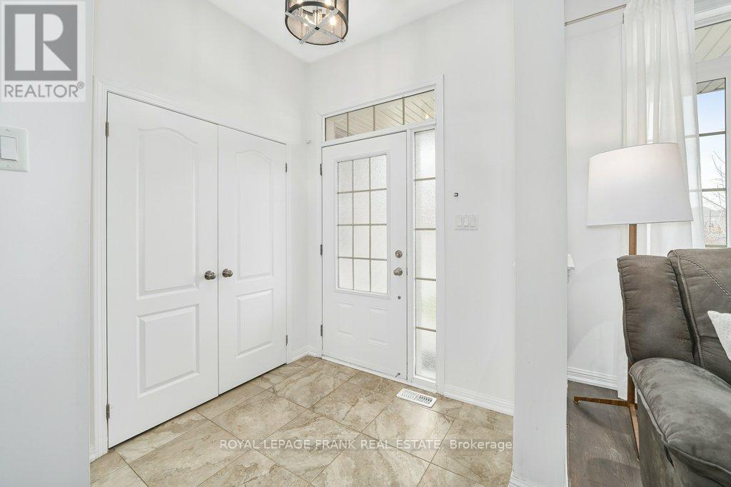 10 Drayton Avenue, Ajax, Ontario  L1T 0N9 - Photo 4 - E13032226