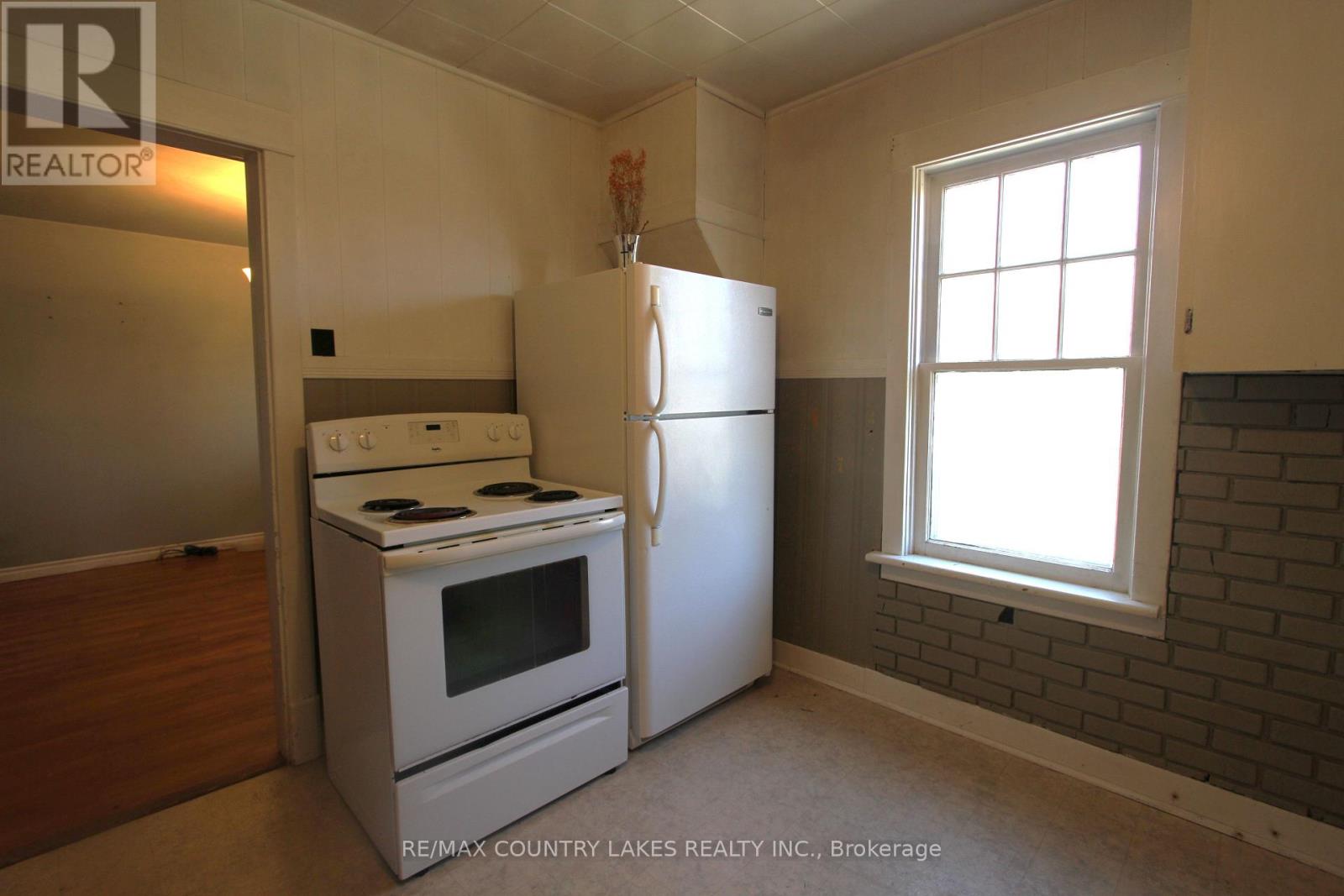 21 Richmond Street W, Kawartha Lakes, Ontario  K0M 2B0 - Photo 7 - X12983614