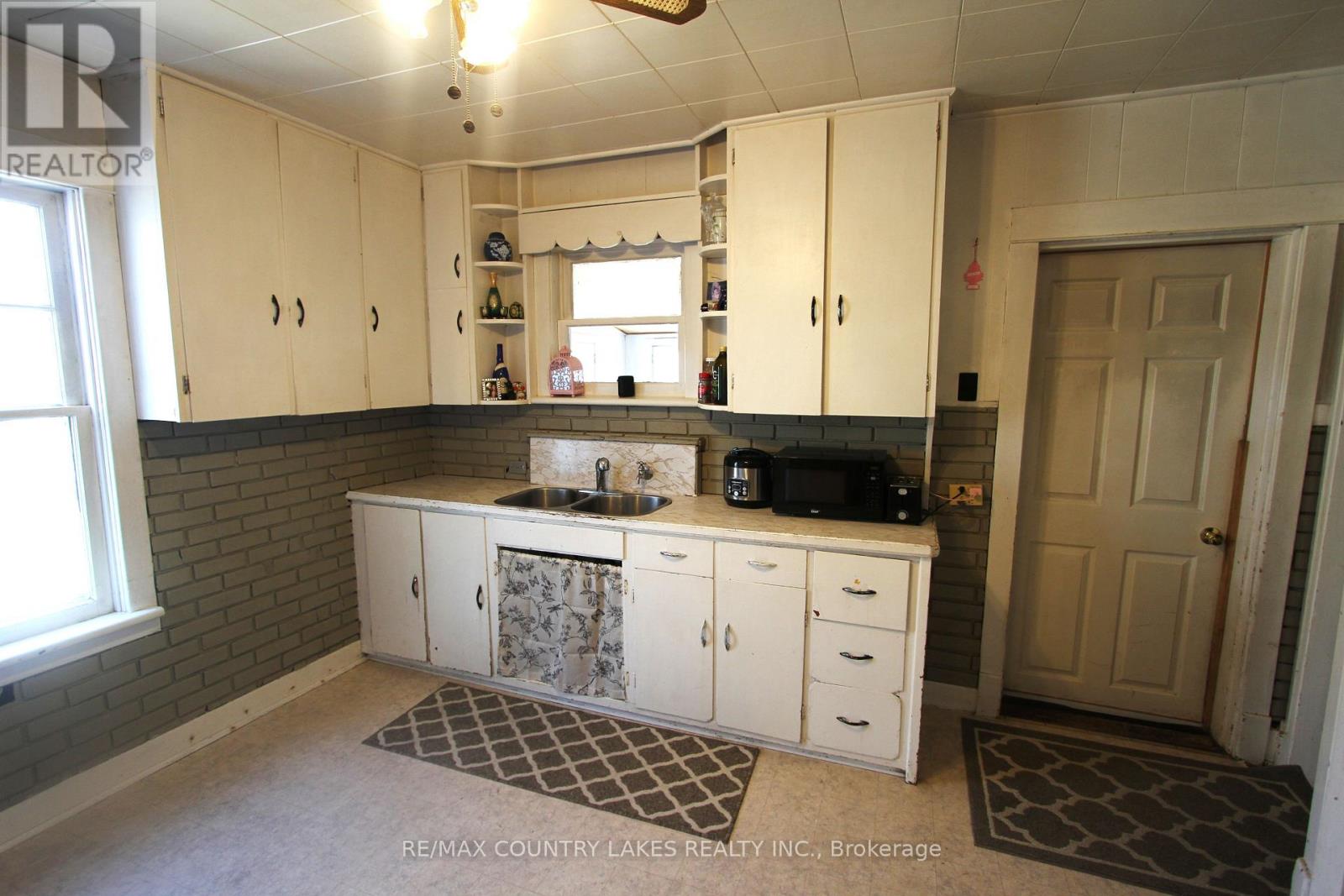 21 Richmond Street W, Kawartha Lakes, Ontario  K0M 2B0 - Photo 5 - X12983614