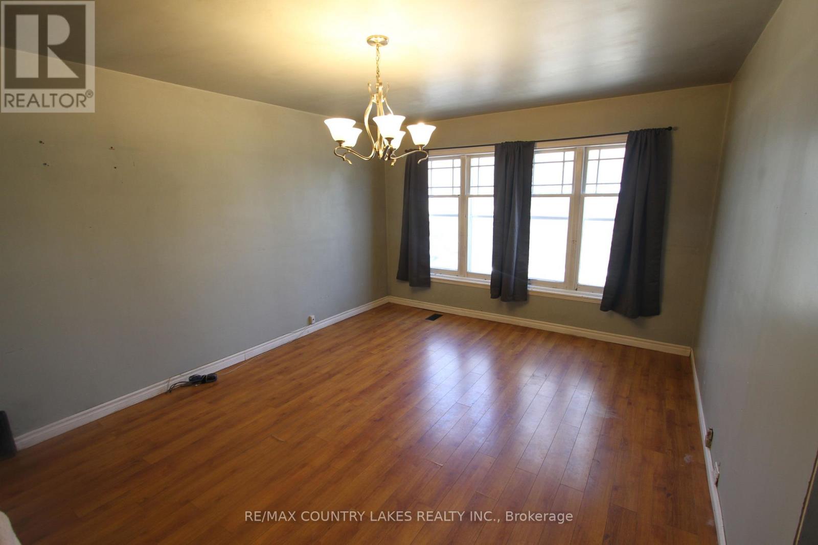 21 Richmond Street W, Kawartha Lakes, Ontario  K0M 2B0 - Photo 8 - X12983614