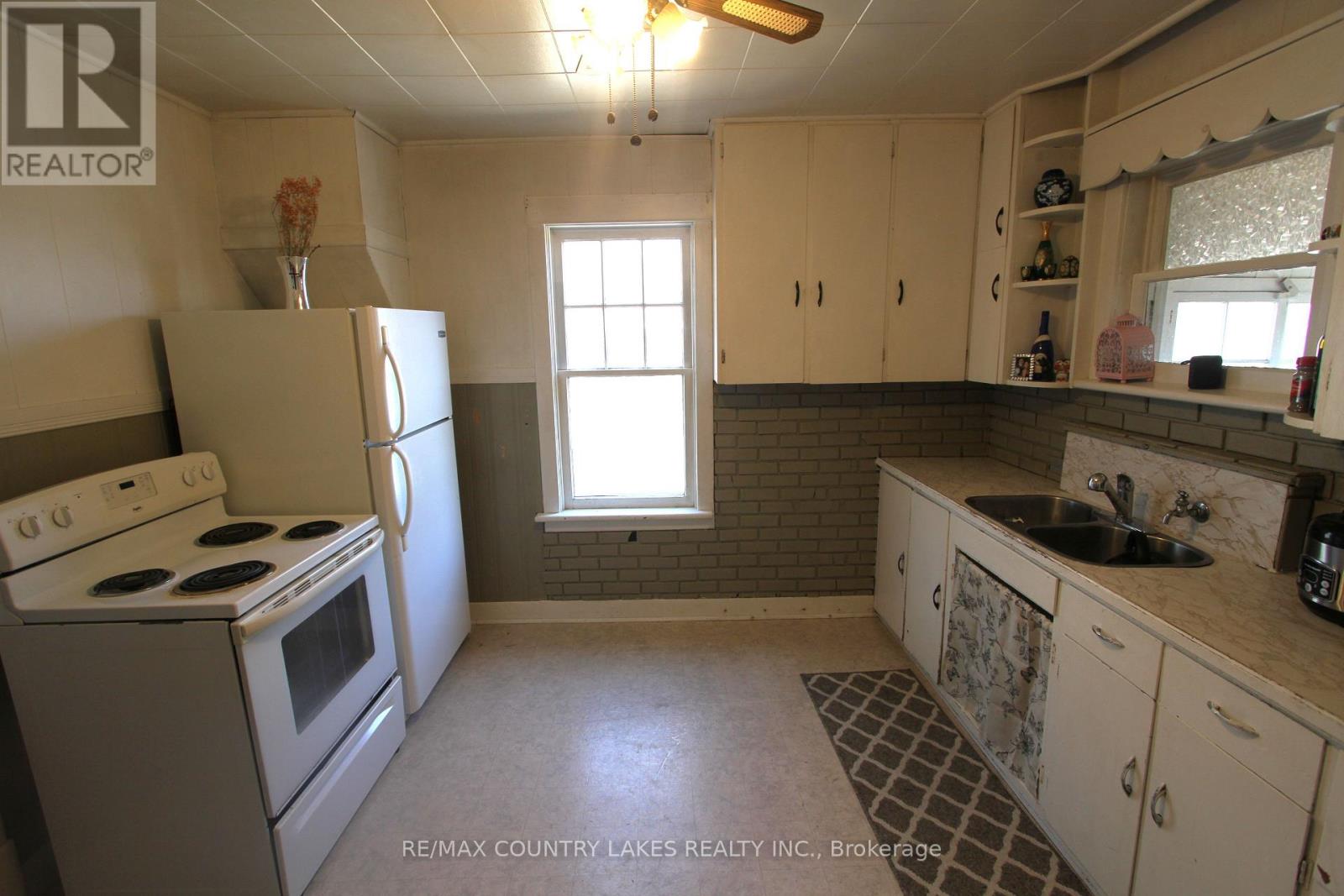 21 Richmond Street W, Kawartha Lakes, Ontario  K0M 2B0 - Photo 6 - X12983614