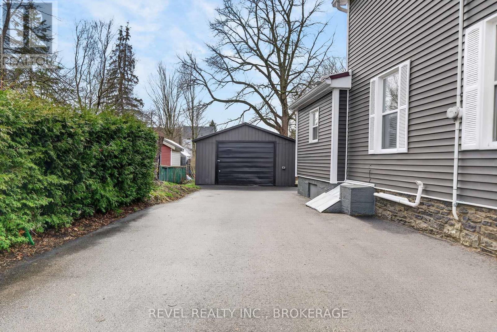 38 Bennett Street, Brockville, Ontario  K6V 2V8 - Photo 4 - X13032232