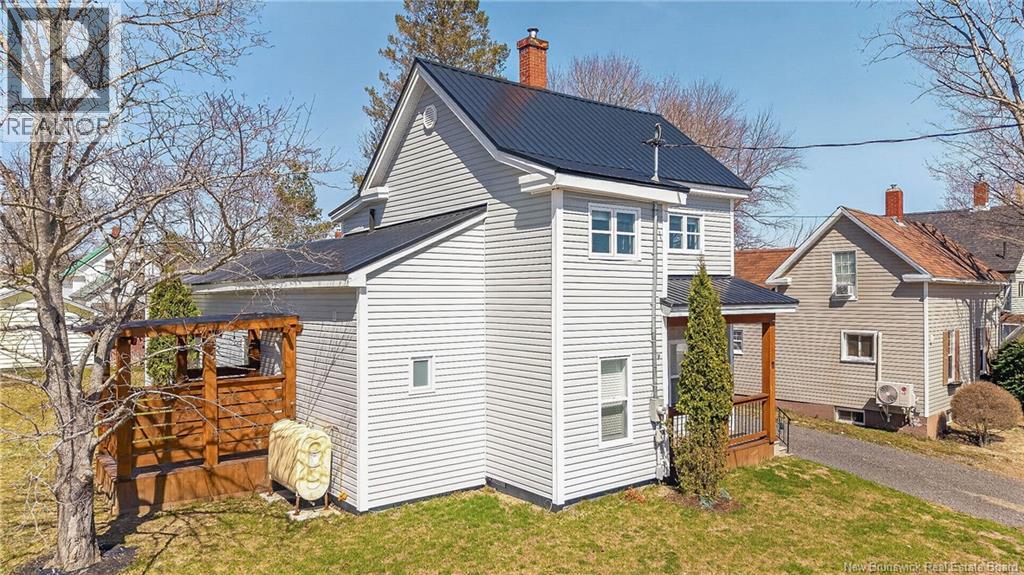 11 Elizabeth Street, St. Stephen, New Brunswick  E3L 2N7 - Photo 2 - NB133270