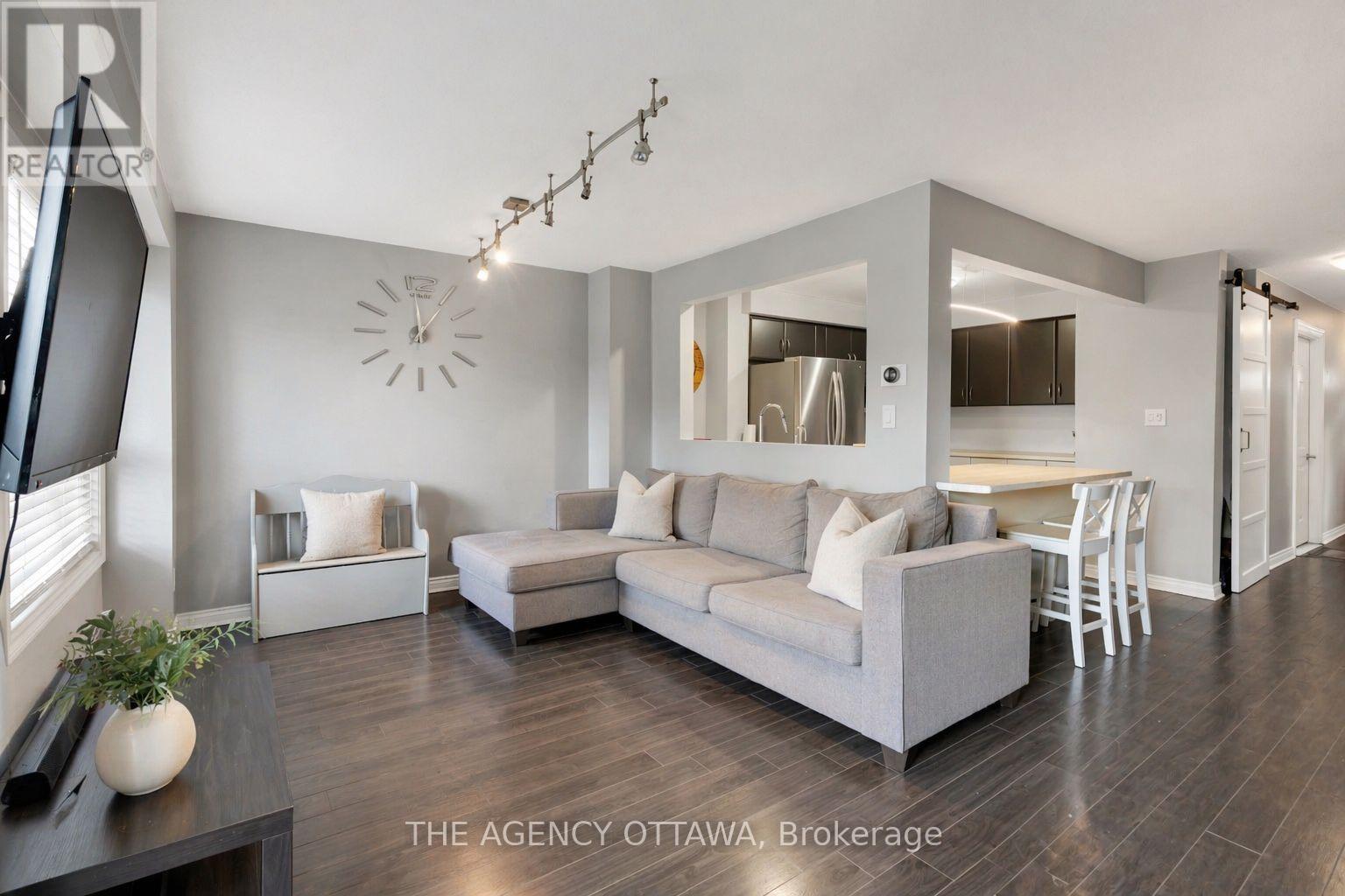 9 - 10 Collins Crescent, Brampton, Ontario  L6V 3M9 - Photo 5 - W13032308