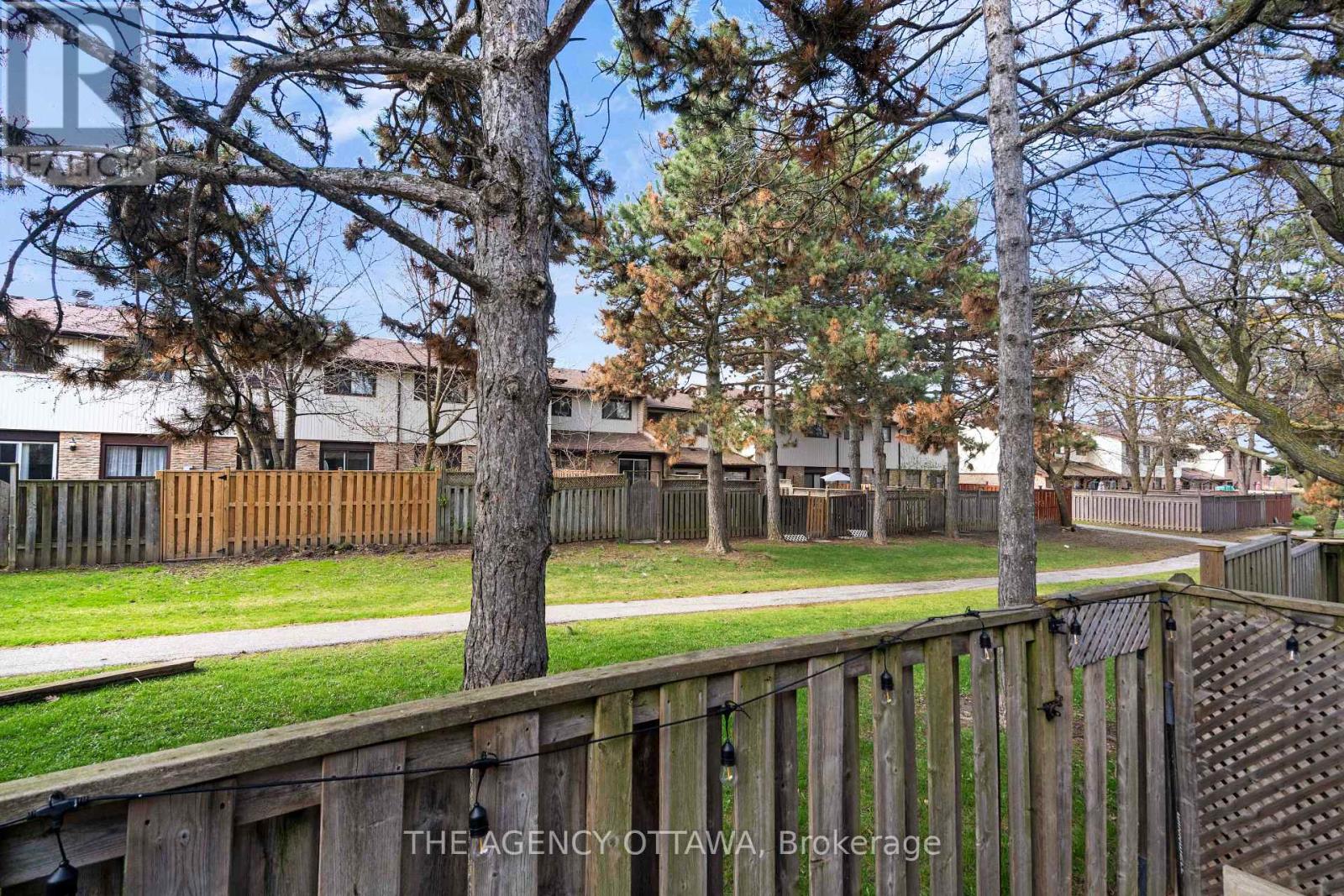 9 - 10 Collins Crescent, Brampton, Ontario  L6V 3M9 - Photo 6 - W13032308