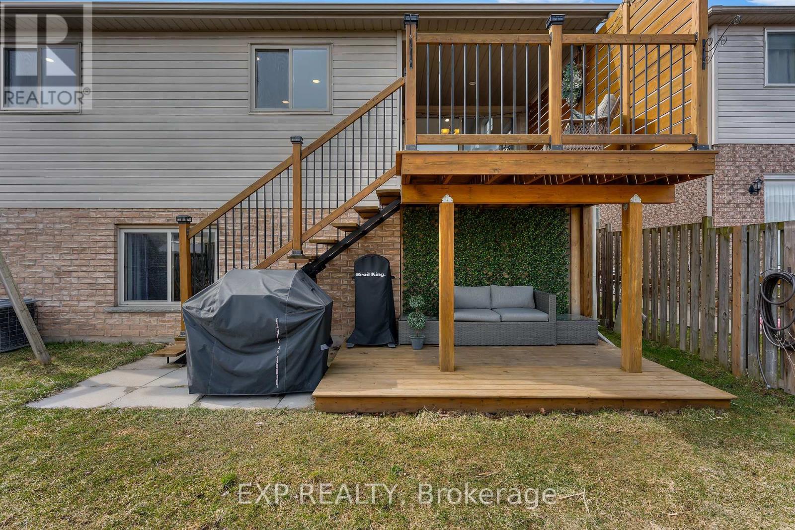 7032 Kelly Drive, Niagara Falls, Ontario  L2H 3J9 - Photo 37 - X13000182
