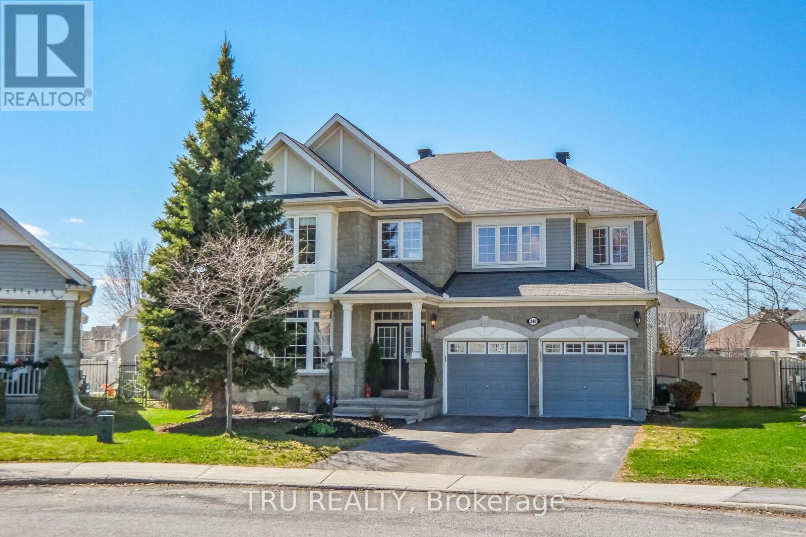380 BLACKLEAF DRIVE, Ottawa, Ontario