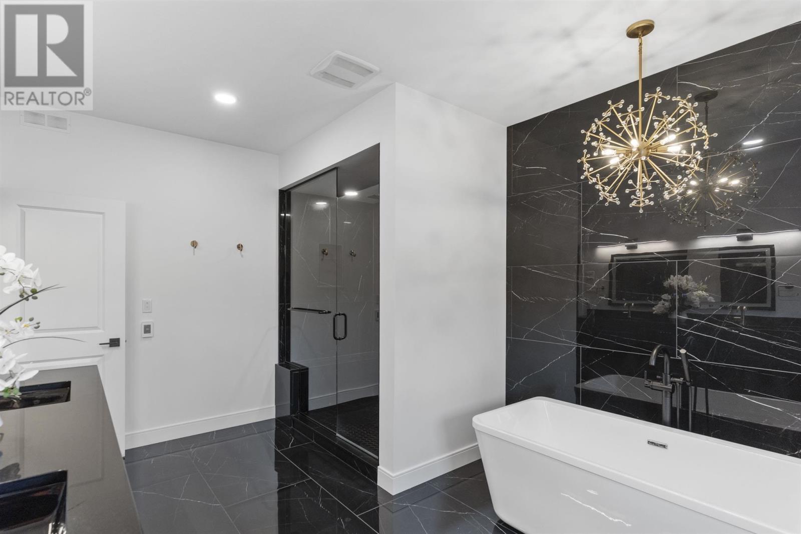 2111 Magnolia Dr, Thunder Bay, Ontario  P7K 0J3 - Photo 21 - TB2600779