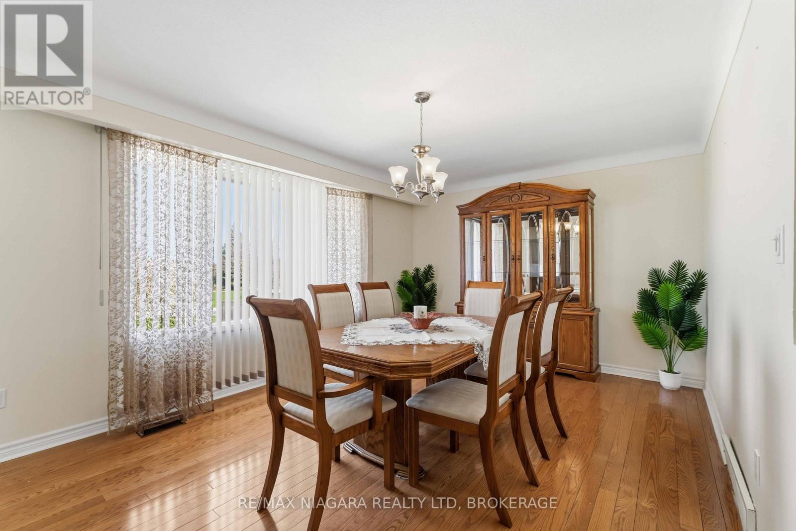 4 Rossie Place, St. Catharines, Ontario  L2P 2G6 - Photo 7 - X13032390