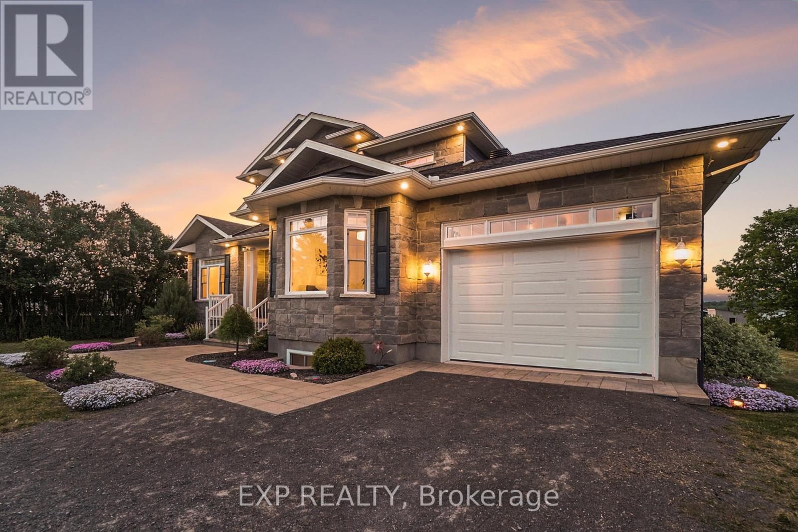 3605 Front Road, Hawkesbury, Ontario  K6A 2W5 - Photo 3 - X12730908