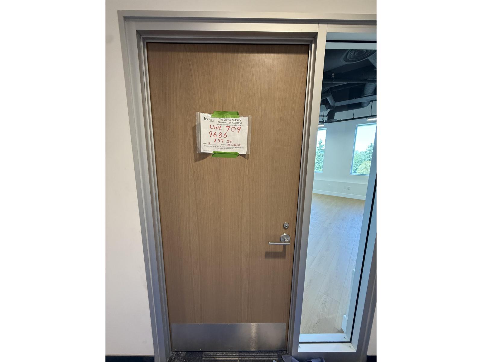709 9686 137 Street, Surrey, British Columbia  V3T 4G7 - Photo 2 - C8078123