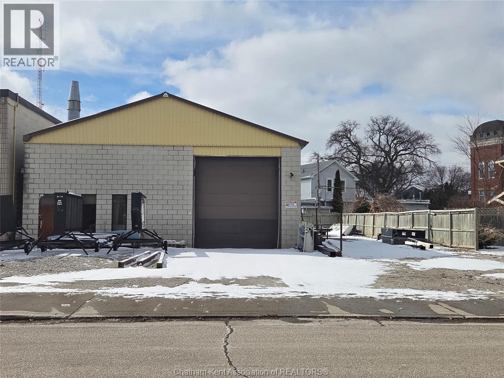 240 William Street South, Chatham, Ontario  N7M 4S9 - Photo 2 - 26003769