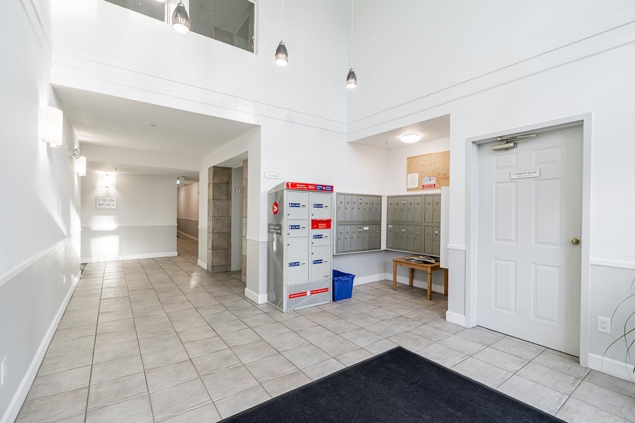 104 13955 Laurel Drive, Surrey, British Columbia  V3T 1A8 - Photo 5 - R3114467