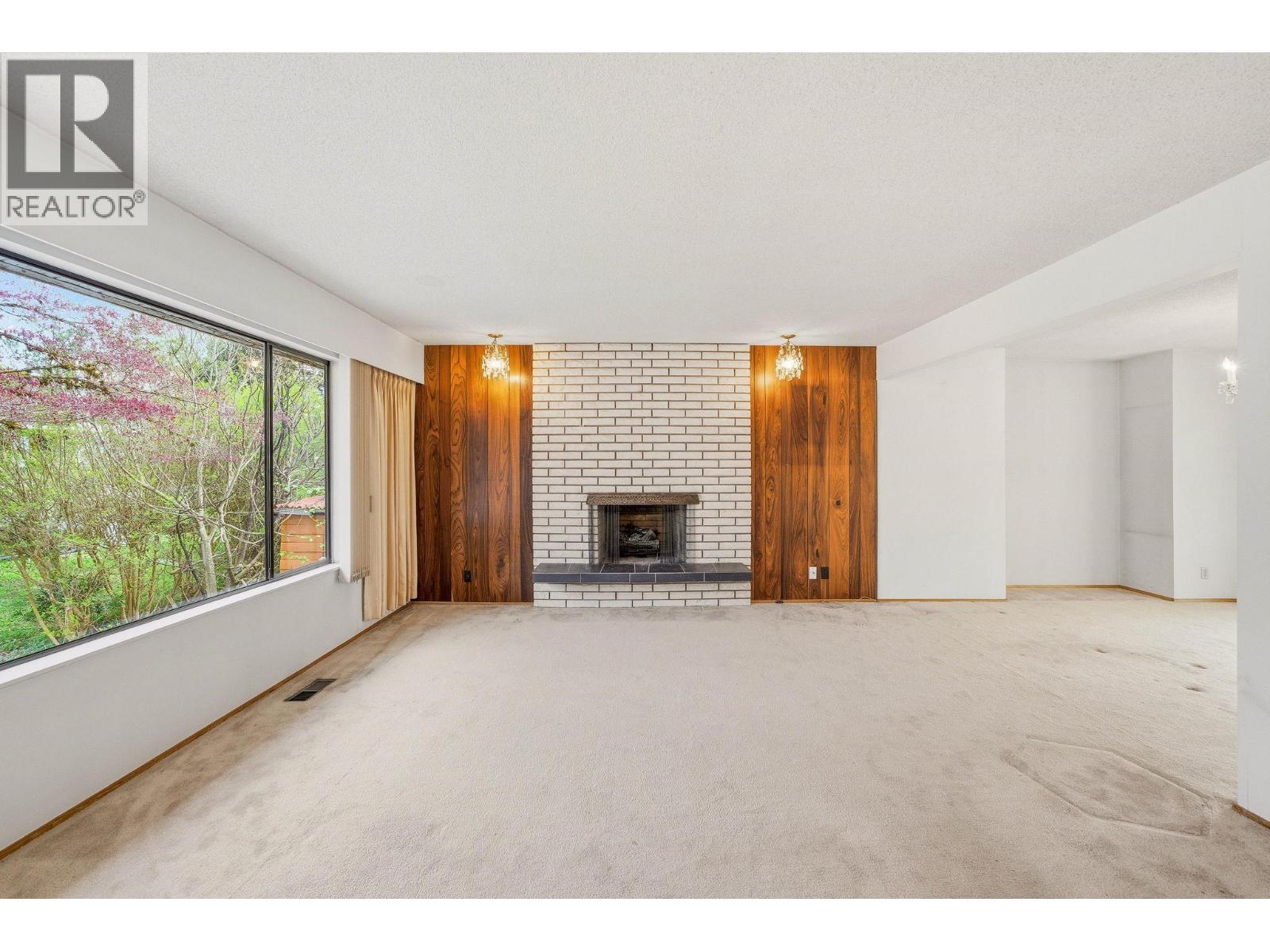 5180 Springdale Court, Burnaby, British Columbia  V5B 4P4 - Photo 7 - R3114488