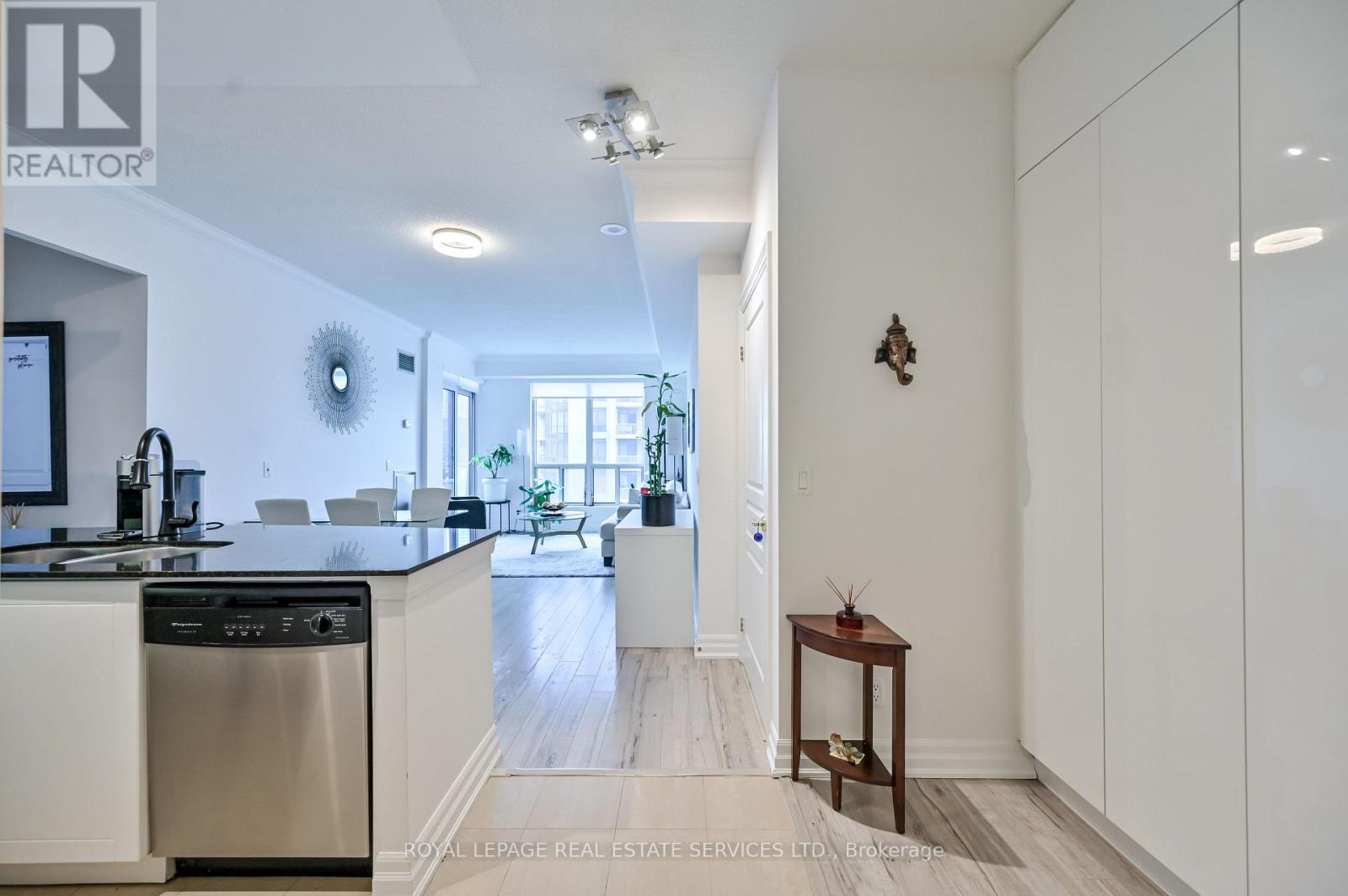 1113 - 2083 Lake Shore Boulevard W, Toronto, Ontario  M8V 4G2 - Photo 4 - W13011642