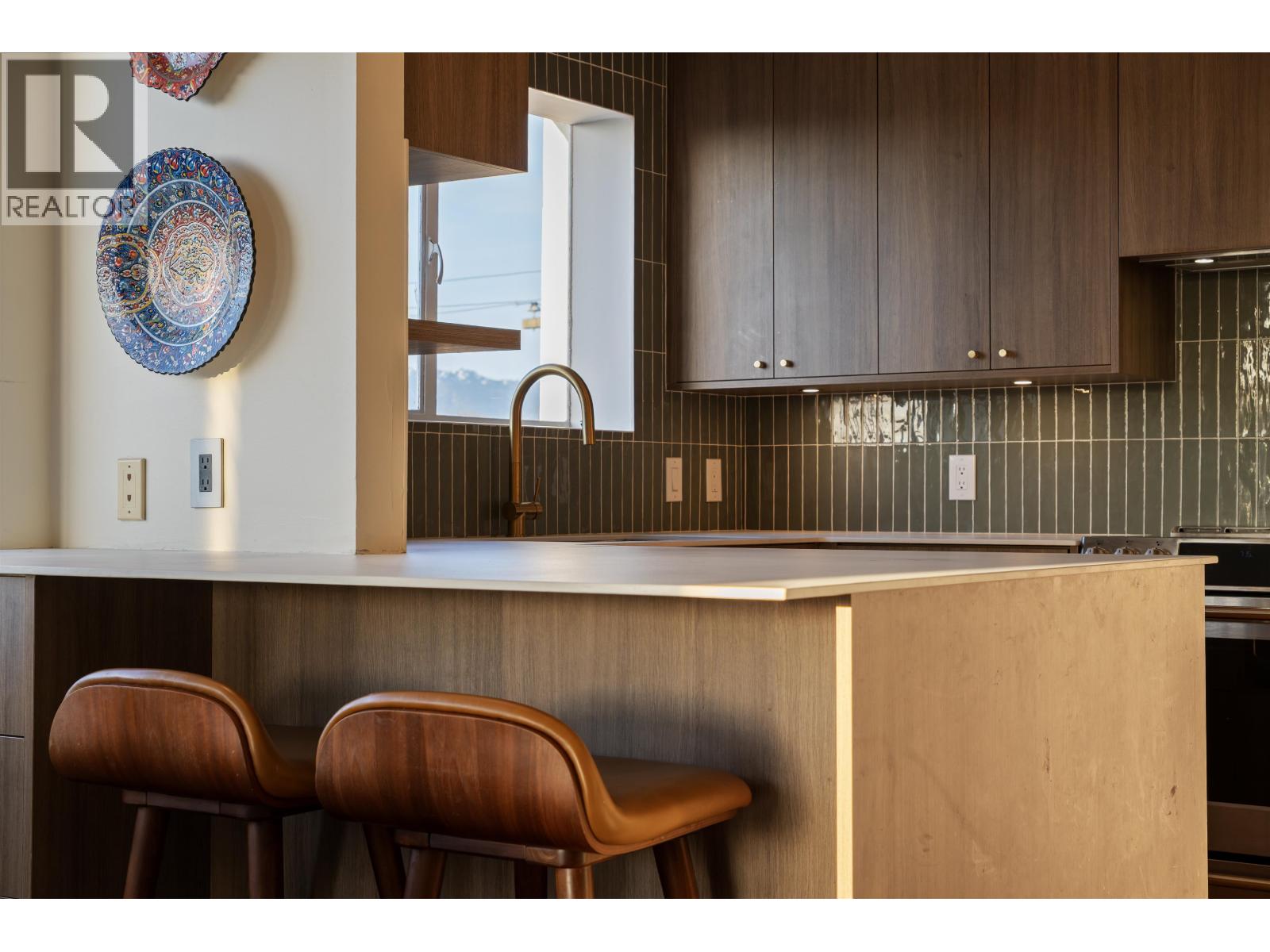 306 2469 Cornwall Avenue, Vancouver, British Columbia  V6K 1B9 - Photo 1 - R3113605