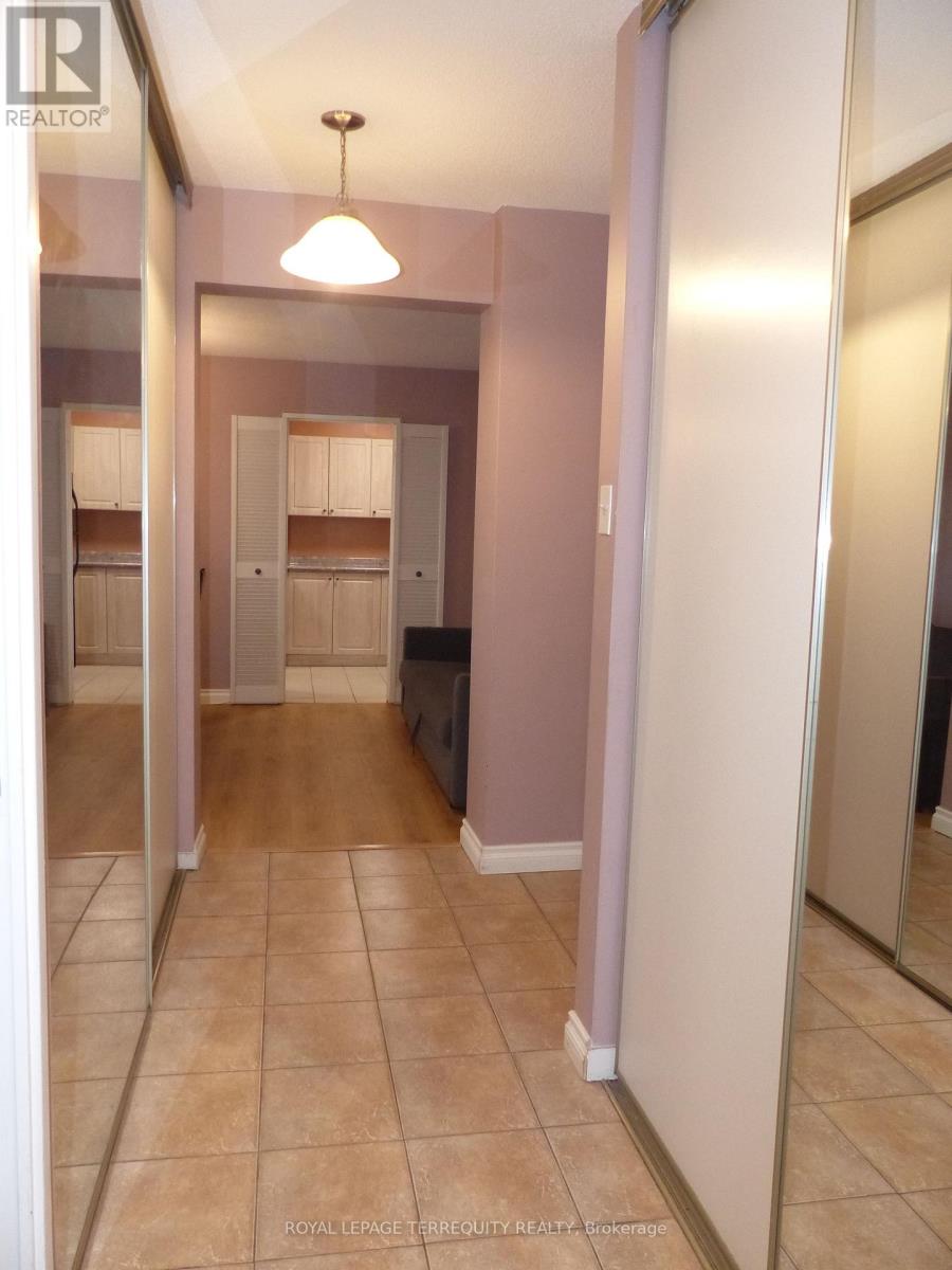 906 - 177 Linus Road, Toronto, Ontario  M2J 4S5 - Photo 2 - C13032184