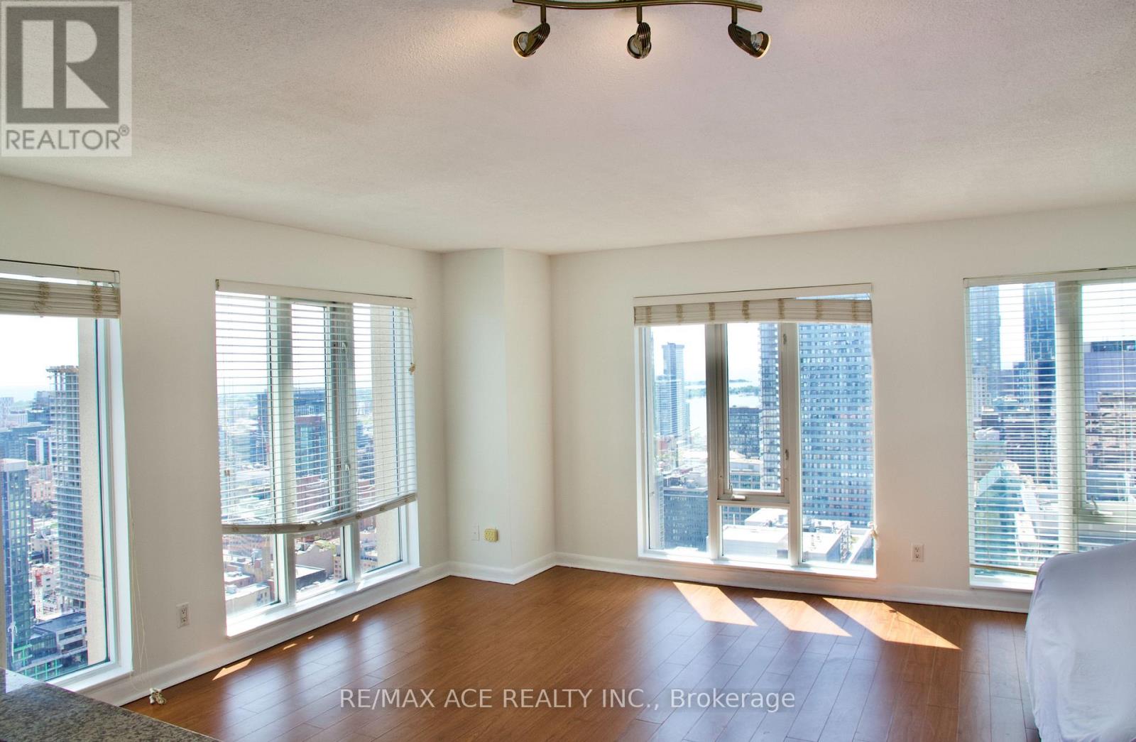 4004 - 210 Victoria Street, Toronto, Ontario  M5B 2R3 - Photo 5 - C13032218