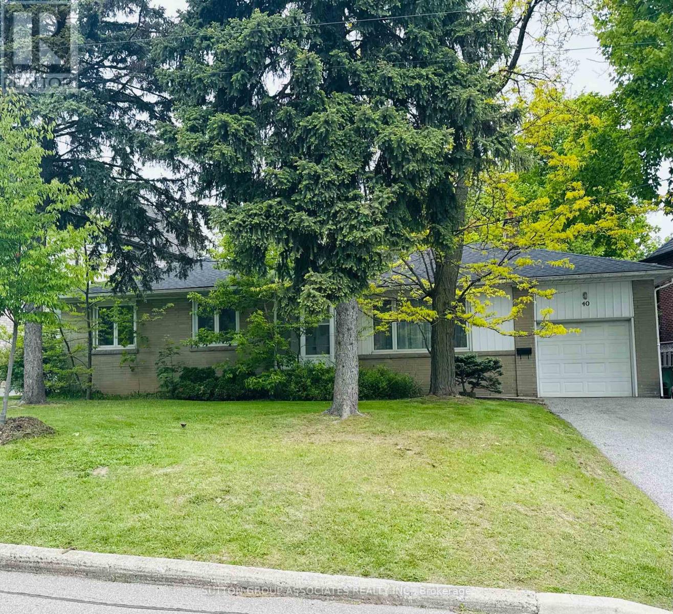 40 CASWELL DRIVE, Toronto, Ontario