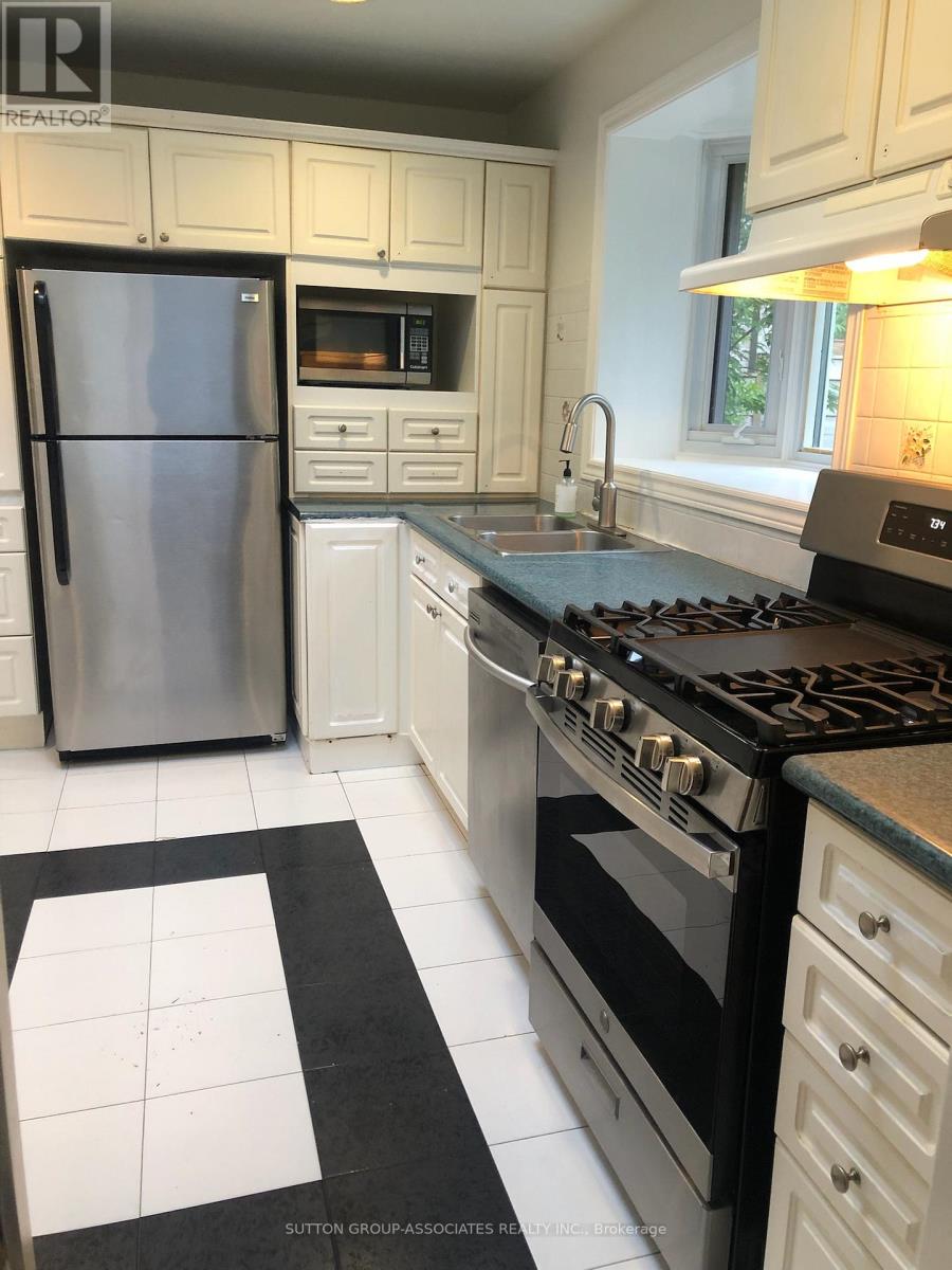 40 Caswell Drive, Toronto, Ontario  M2M 3M3 - Photo 5 - C13032332