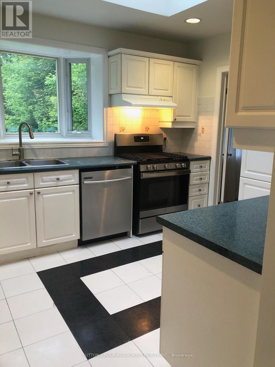 40 Caswell Drive, Toronto, Ontario  M2M 3M3 - Photo 6 - C13032332