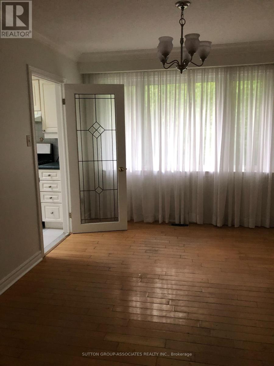 40 Caswell Drive, Toronto, Ontario  M2M 3M3 - Photo 7 - C13032332