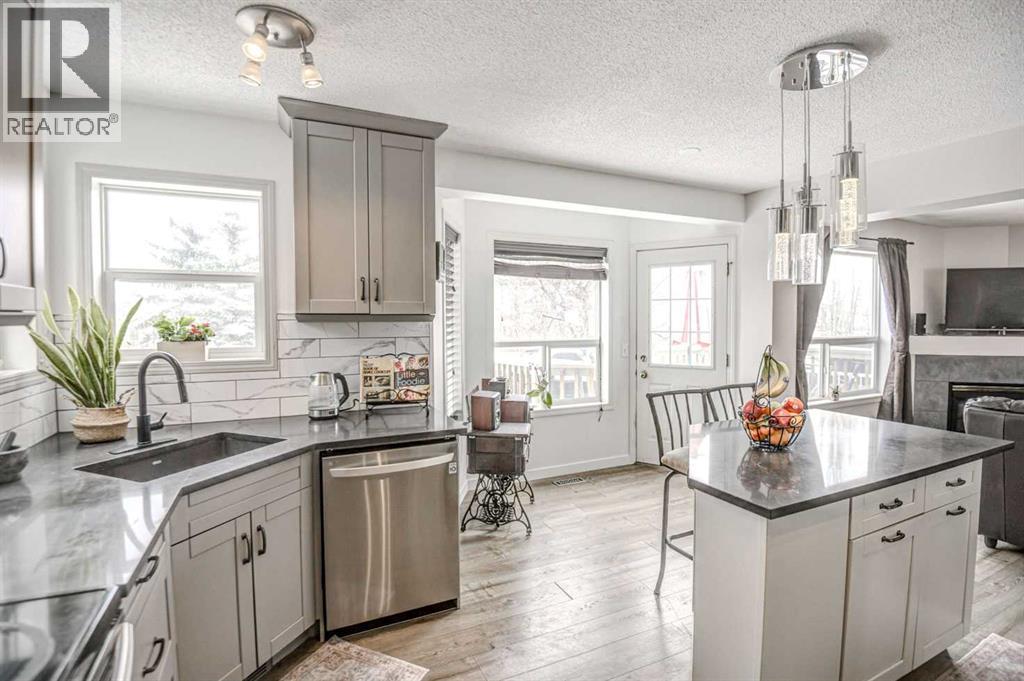 207 Crystalridge Place, Okotoks, Alberta  T1S 1T9 - Photo 12 - A2298825