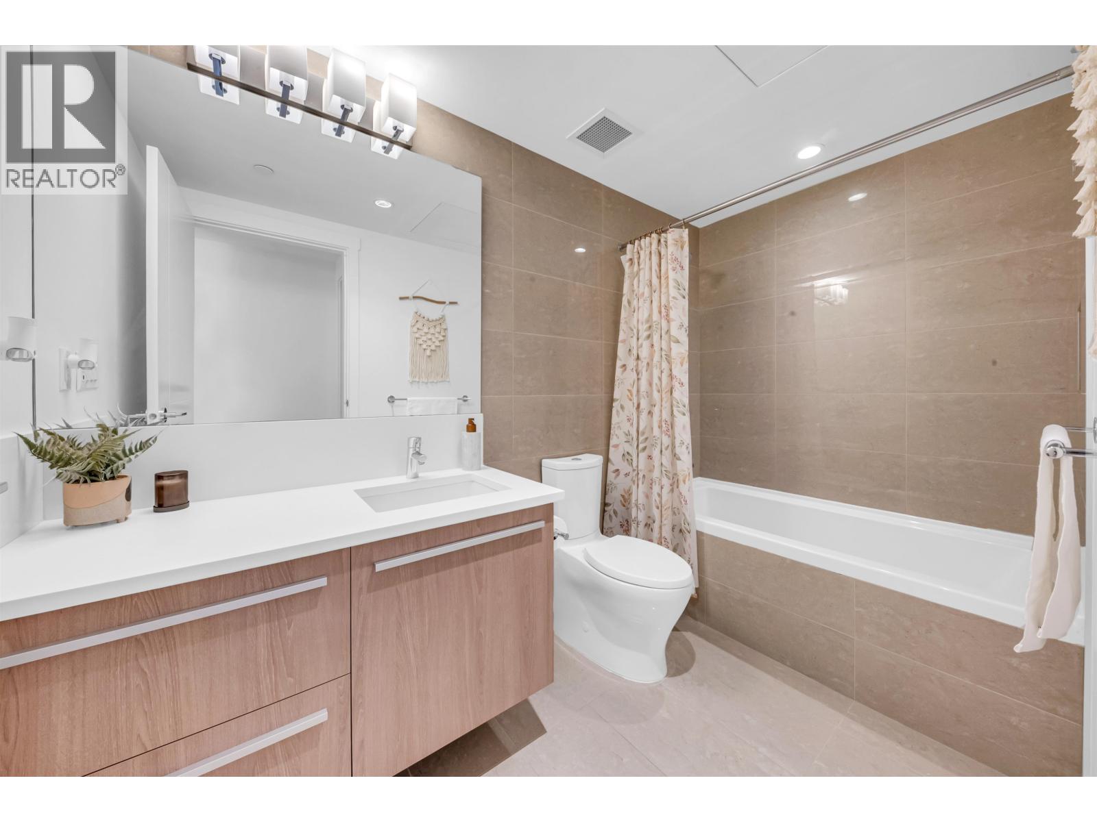 305 2707 Library Lane, North Vancouver, British Columbia  V7J 0C6 - Photo 20 - R3114615