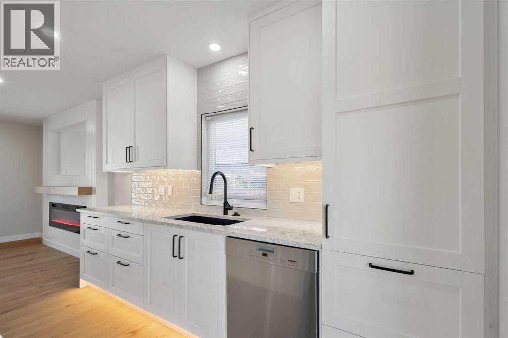 811 Seattle Drive Sw, Calgary, Alberta  T2W 0M9 - Photo 9 - A2304033