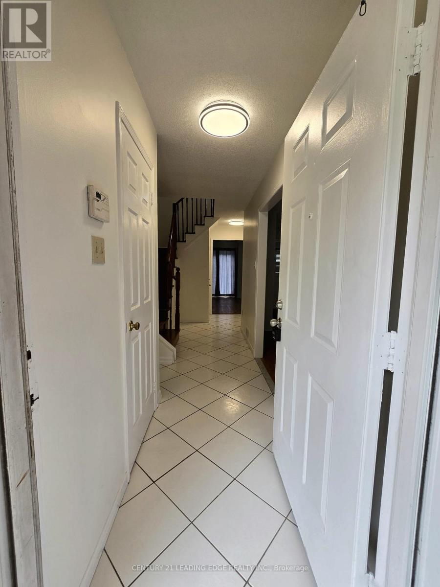 Main - 1592 Marshcourt Drive, Pickering, Ontario  L1V 6G3 - Photo 3 - E13032186