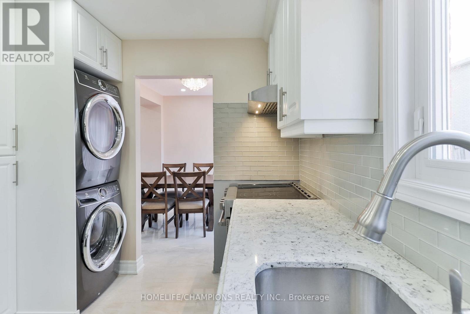 188 Large Crescent, Ajax, Ontario  L1T 2R2 - Photo 10 - E13032204