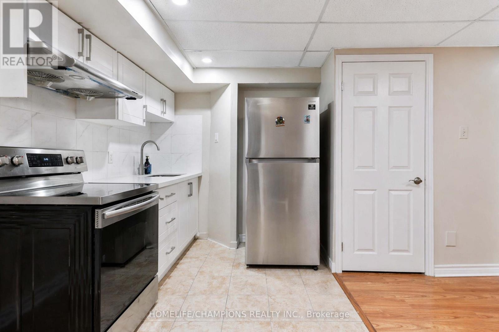 188 Large Crescent, Ajax, Ontario  L1T 2R2 - Photo 26 - E13032204