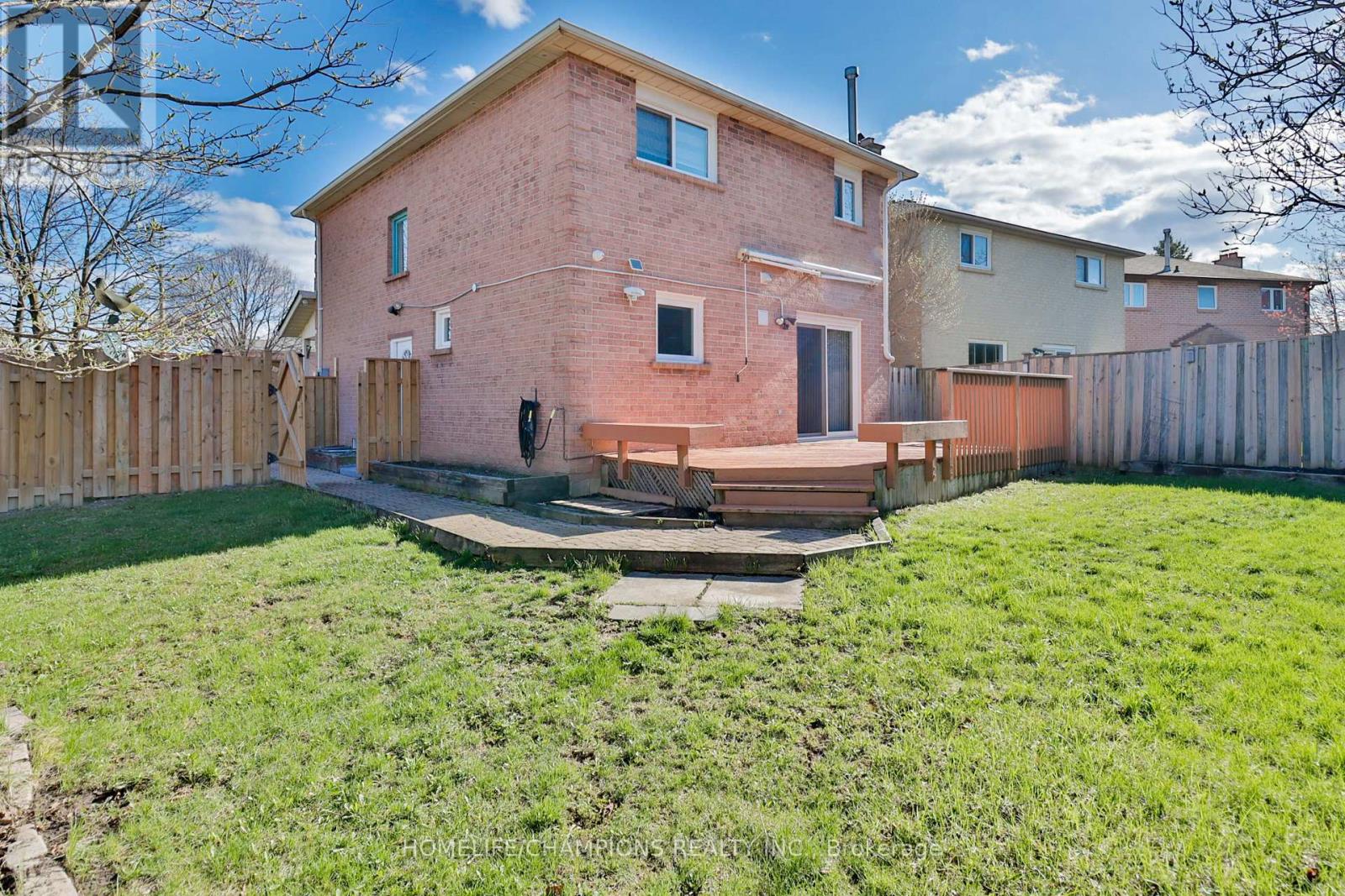 188 Large Crescent, Ajax, Ontario  L1T 2R2 - Photo 35 - E13032204