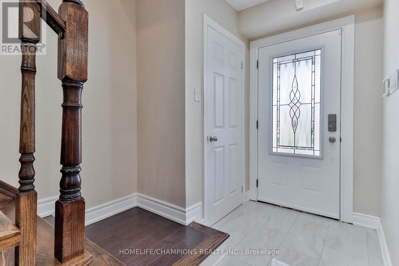 188 Large Crescent, Ajax, Ontario  L1T 2R2 - Photo 4 - E13032204