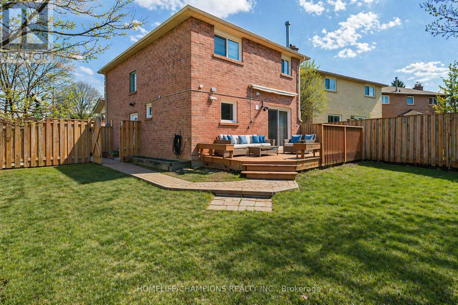 188 Large Crescent, Ajax, Ontario  L1T 2R2 - Photo 40 - E13032204