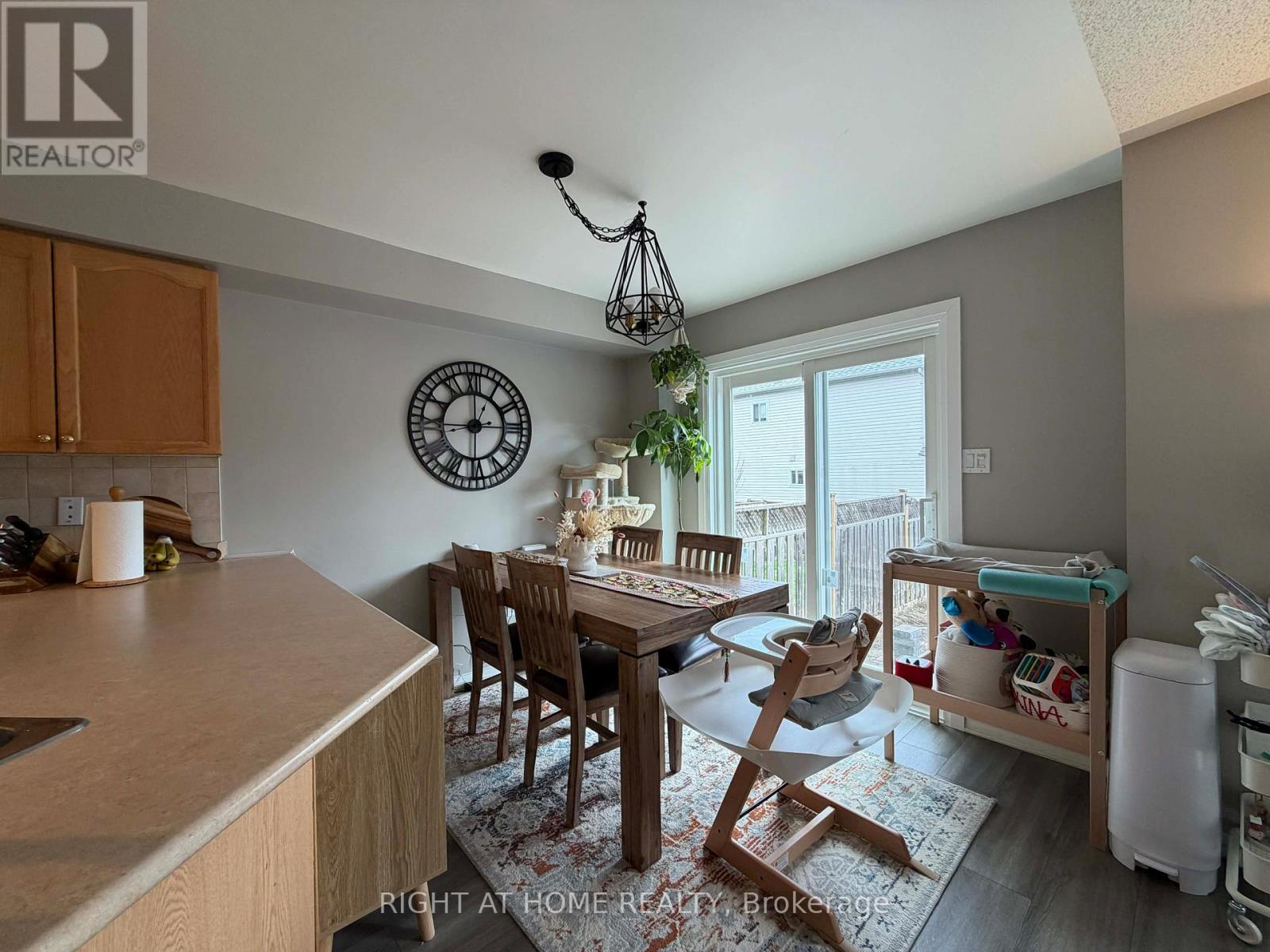 63 Candlebrook Drive S, Whitby, Ontario  L1R 2V6 - Photo 6 - E13032414