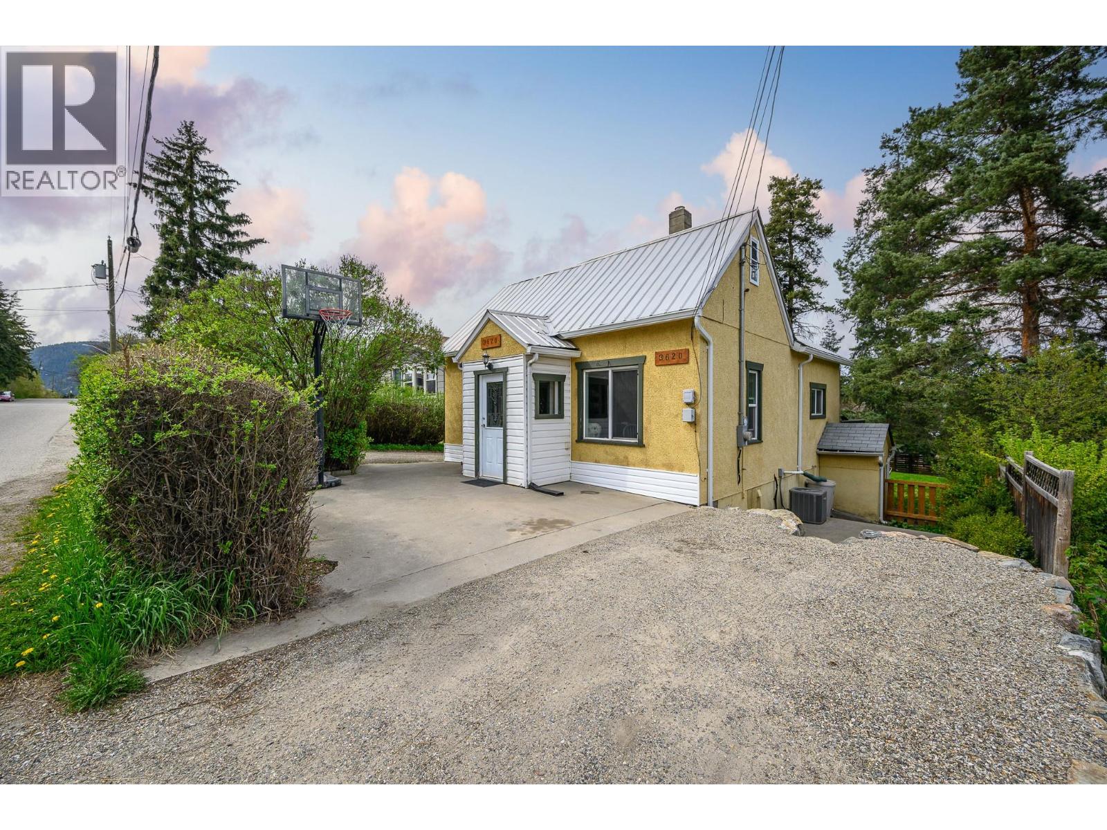 3620 Rosedale Avenue, Armstrong, British Columbia