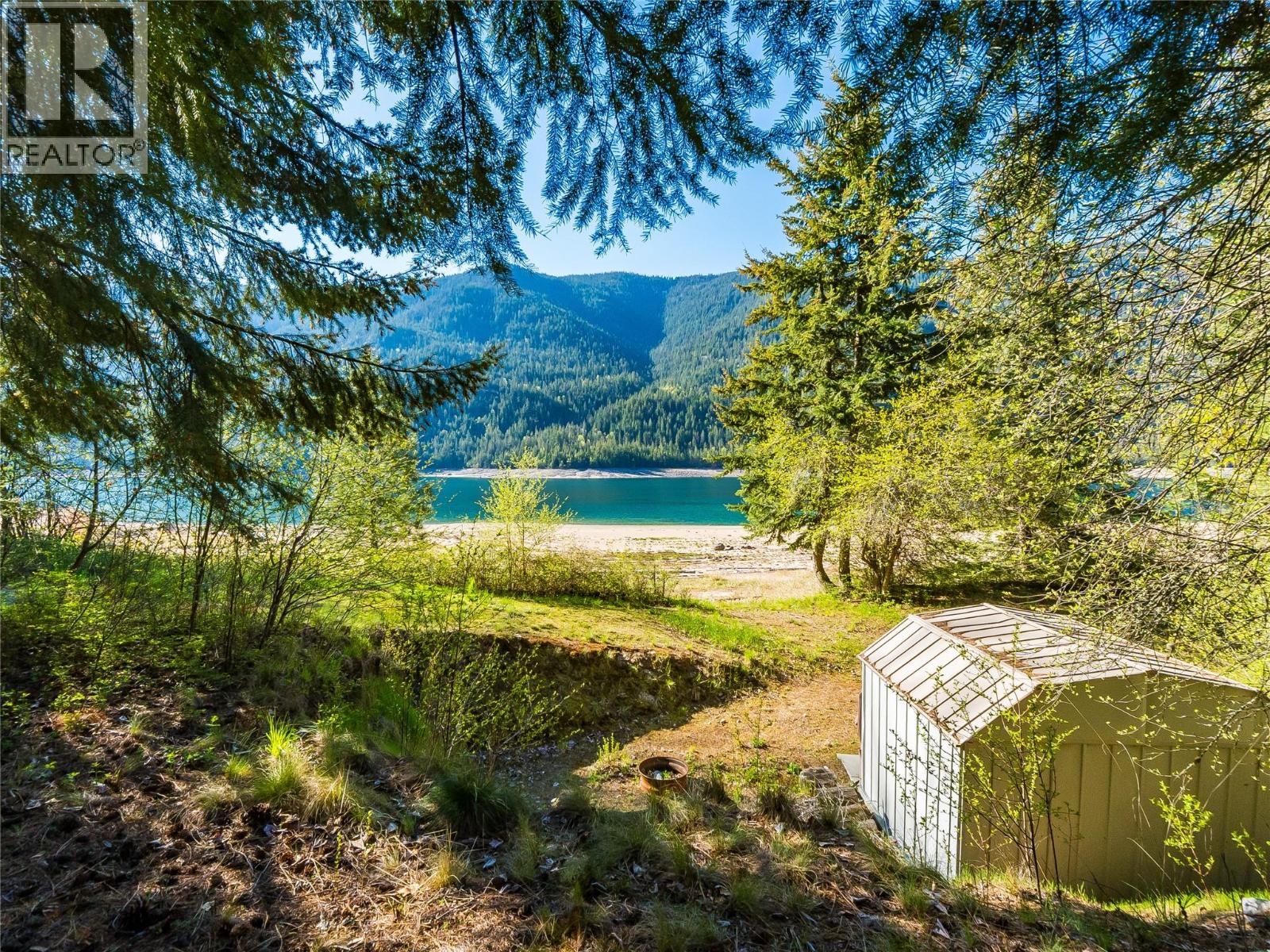 5378 Broadwater Road, Castlegar, British Columbia