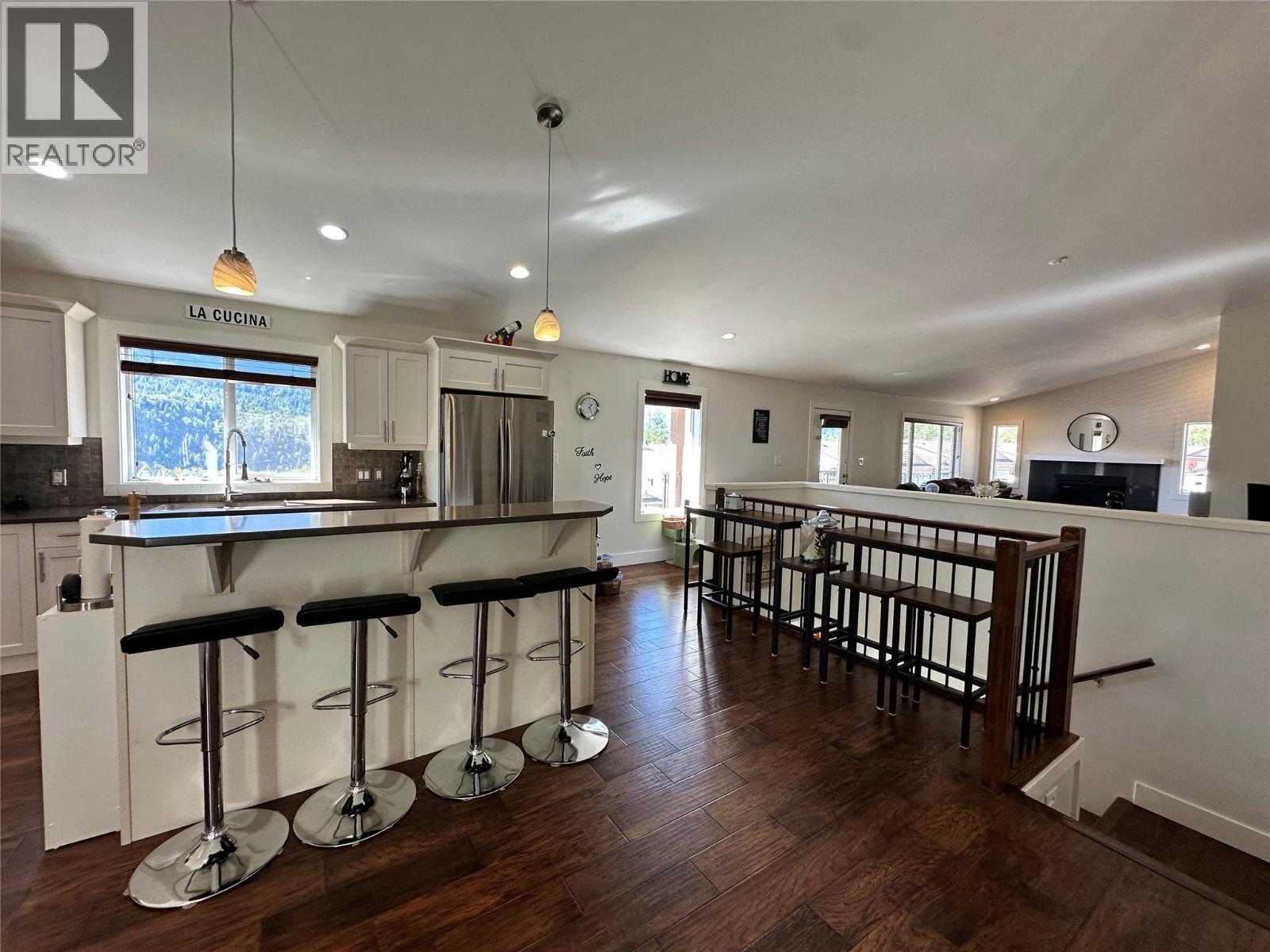 8121 Birchwood Drive, Trail, British Columbia  V1R 4Y3 - Photo 7 - 10384206