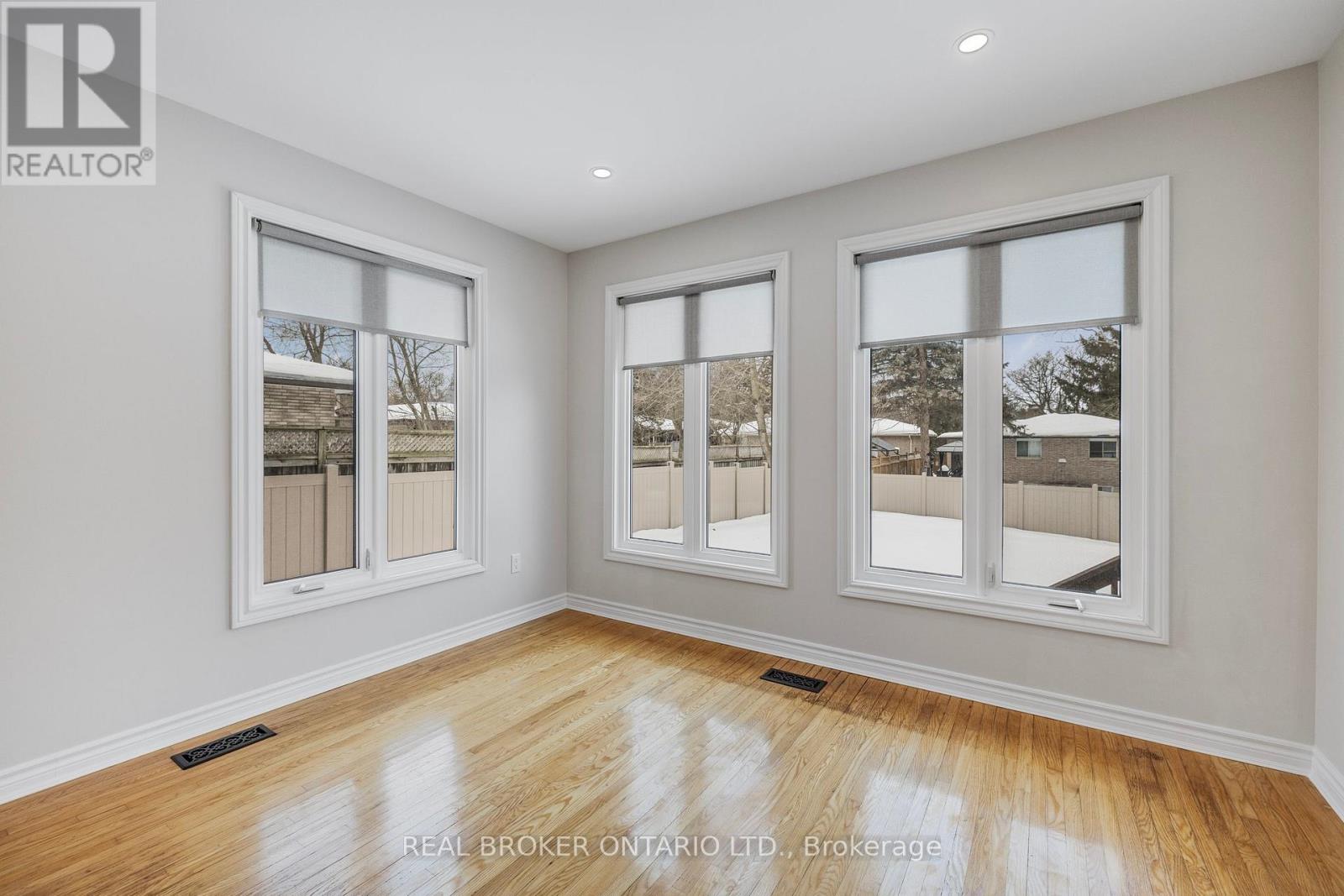 246 East Street, East Gwillimbury, Ontario  L9N 1K8 - Photo 12 - N13032176