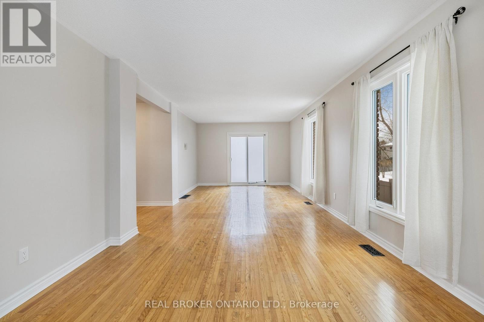 246 East Street, East Gwillimbury, Ontario  L9N 1K8 - Photo 4 - N13032176