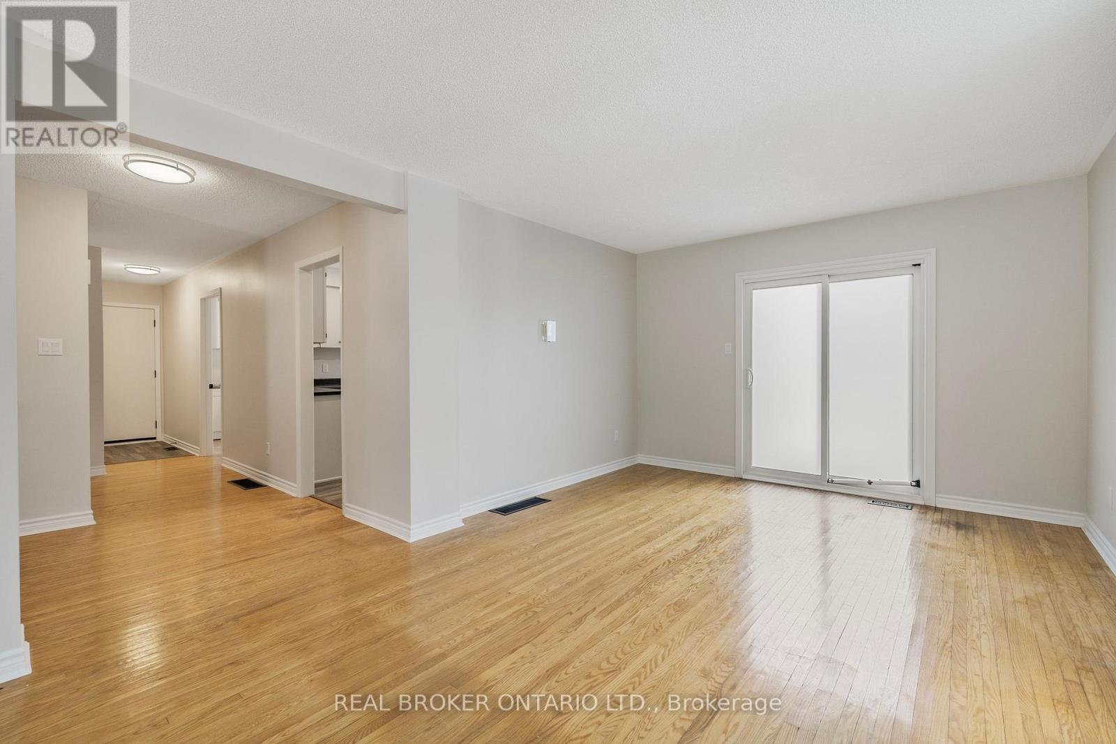 246 East Street, East Gwillimbury, Ontario  L9N 1K8 - Photo 5 - N13032176