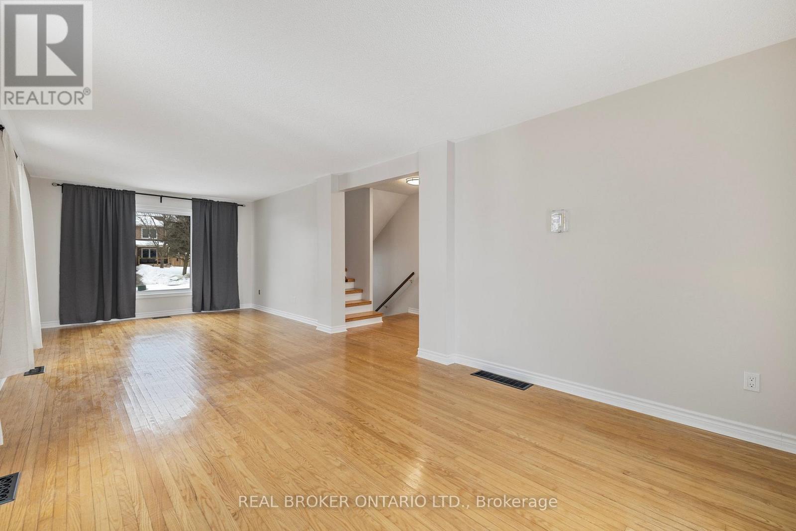 246 East Street, East Gwillimbury, Ontario  L9N 1K8 - Photo 6 - N13032176