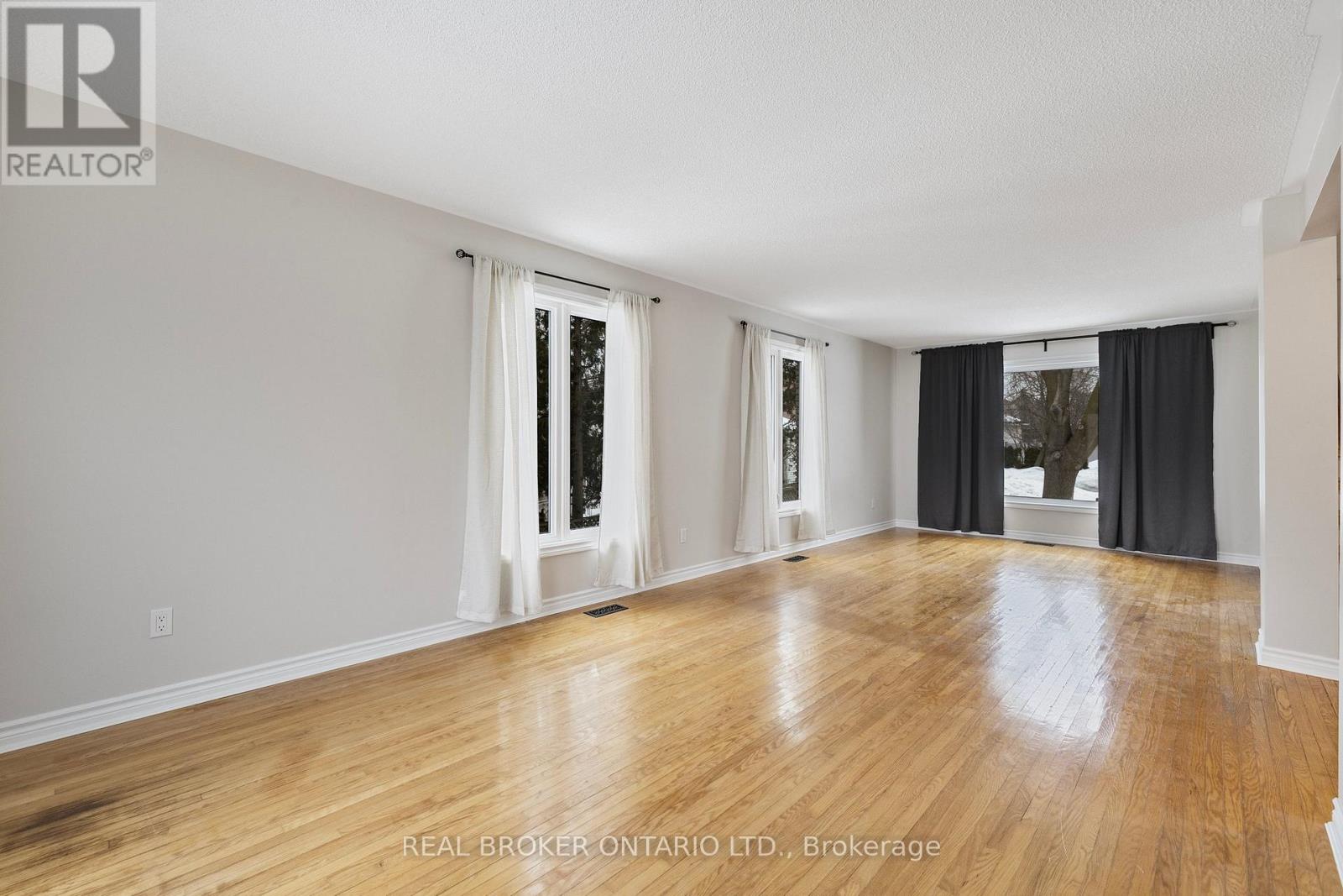 246 East Street, East Gwillimbury, Ontario  L9N 1K8 - Photo 7 - N13032176