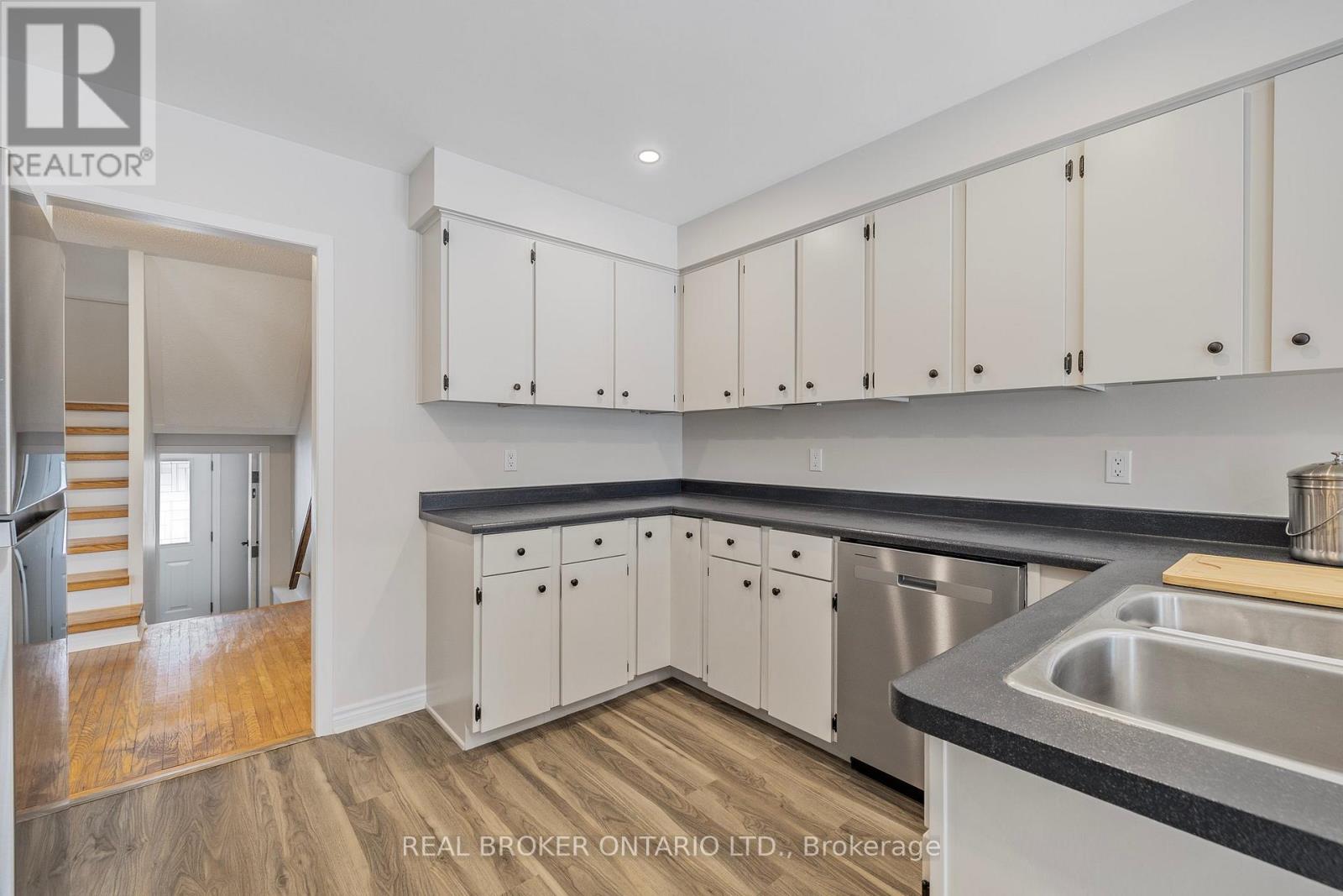 246 East Street, East Gwillimbury, Ontario  L9N 1K8 - Photo 8 - N13032176