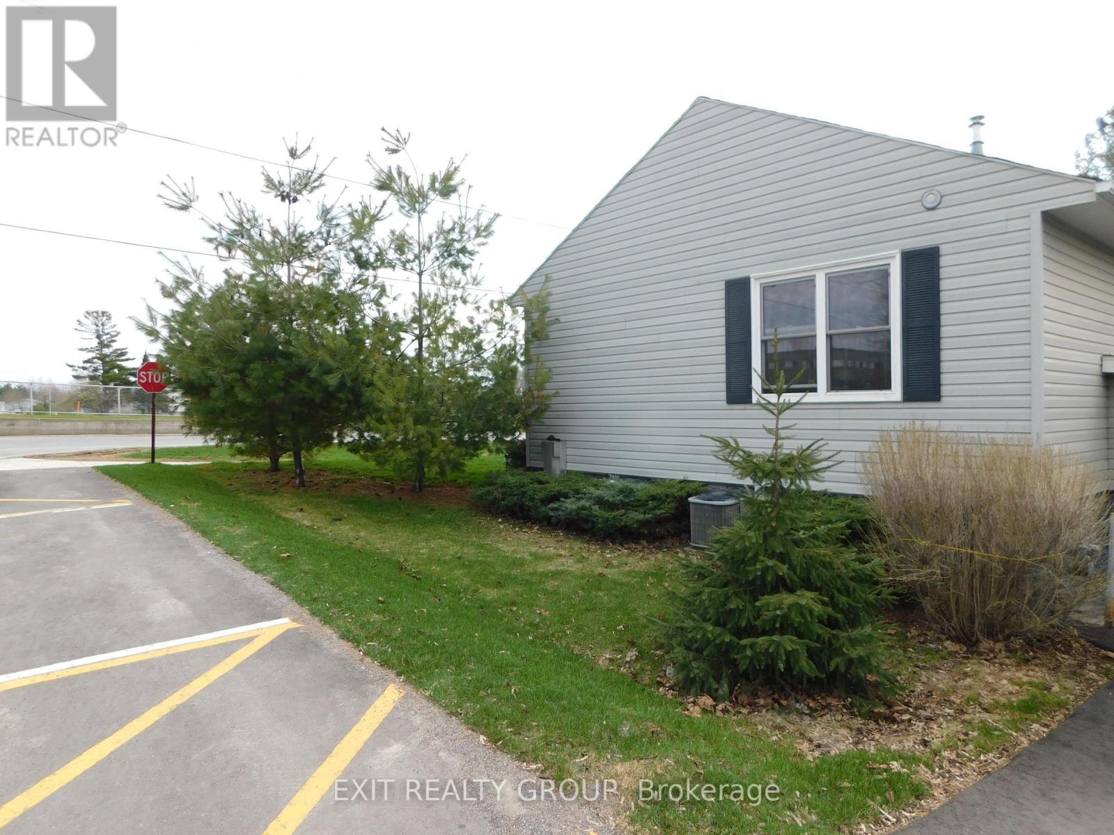 96 Elgin Street, Centre Hastings, Ontario  K0K 2K0 - Photo 4 - X12903580