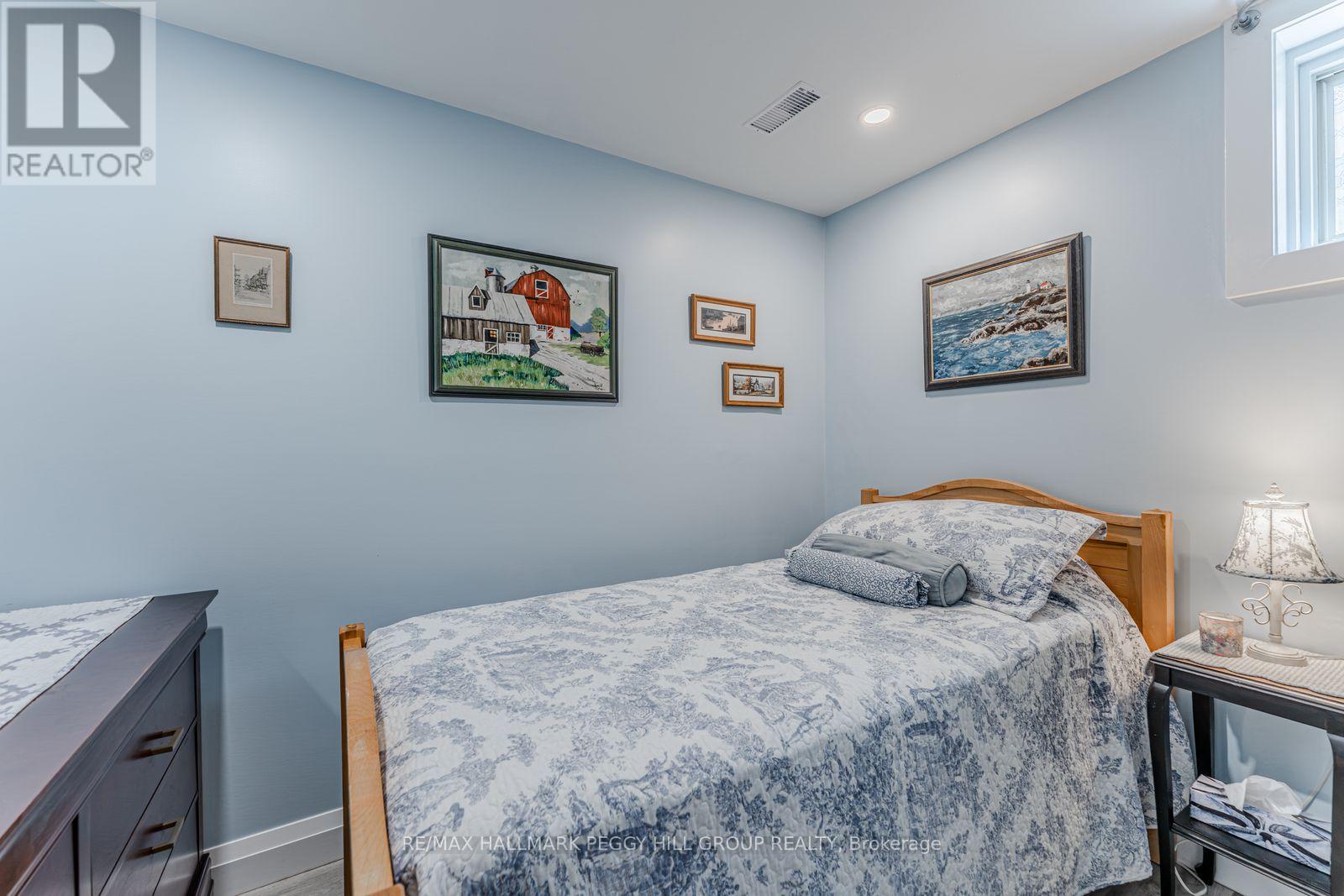 132 Benson Drive, Barrie (Northwest), Ontario  L4N 7Y3 - Photo 11 - S13032282